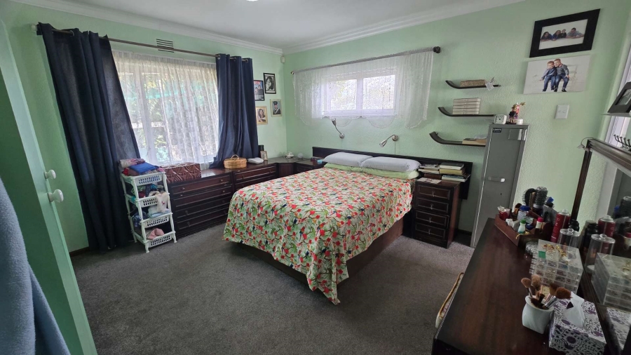 6 Bedroom Property for Sale in Protea Heights Western Cape